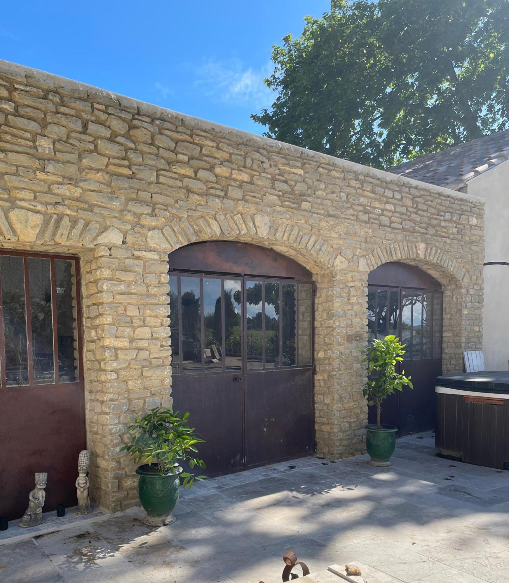 Le Mas Des Armouriers Violes Exterior photo